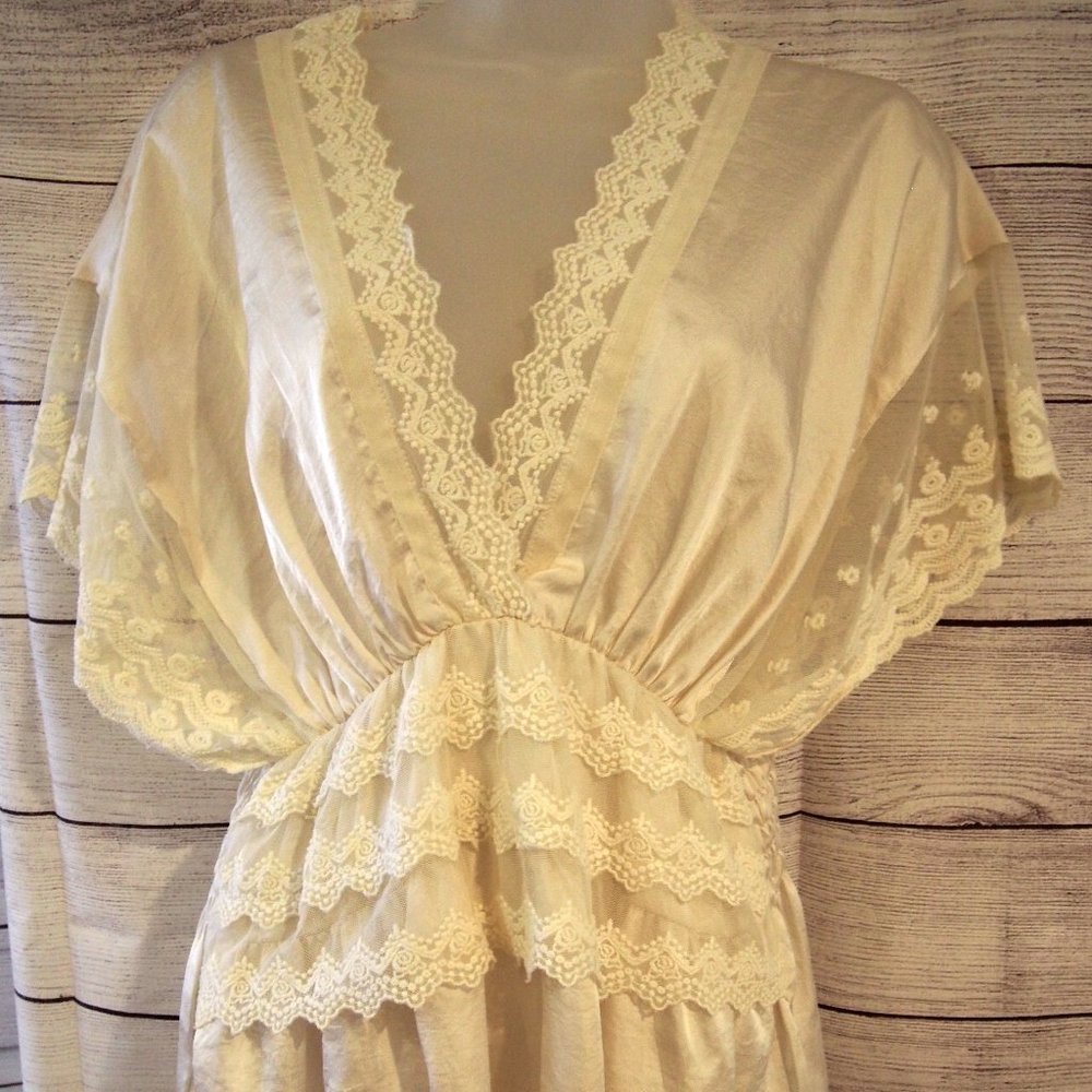 Gorgeous Off-White Satin & Lace V-neck Blouse - Lacy Dolman Sleeves Peplum Waist